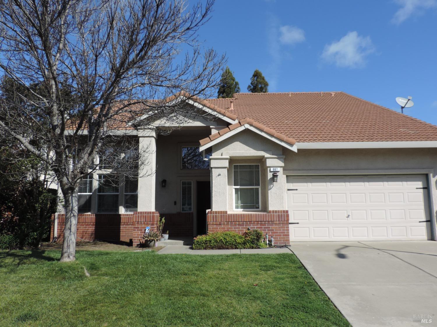 Detail Gallery Image 1 of 32 For 667 Edenderry Dr, Vacaville,  CA 95688 - 3 Beds | 2/1 Baths