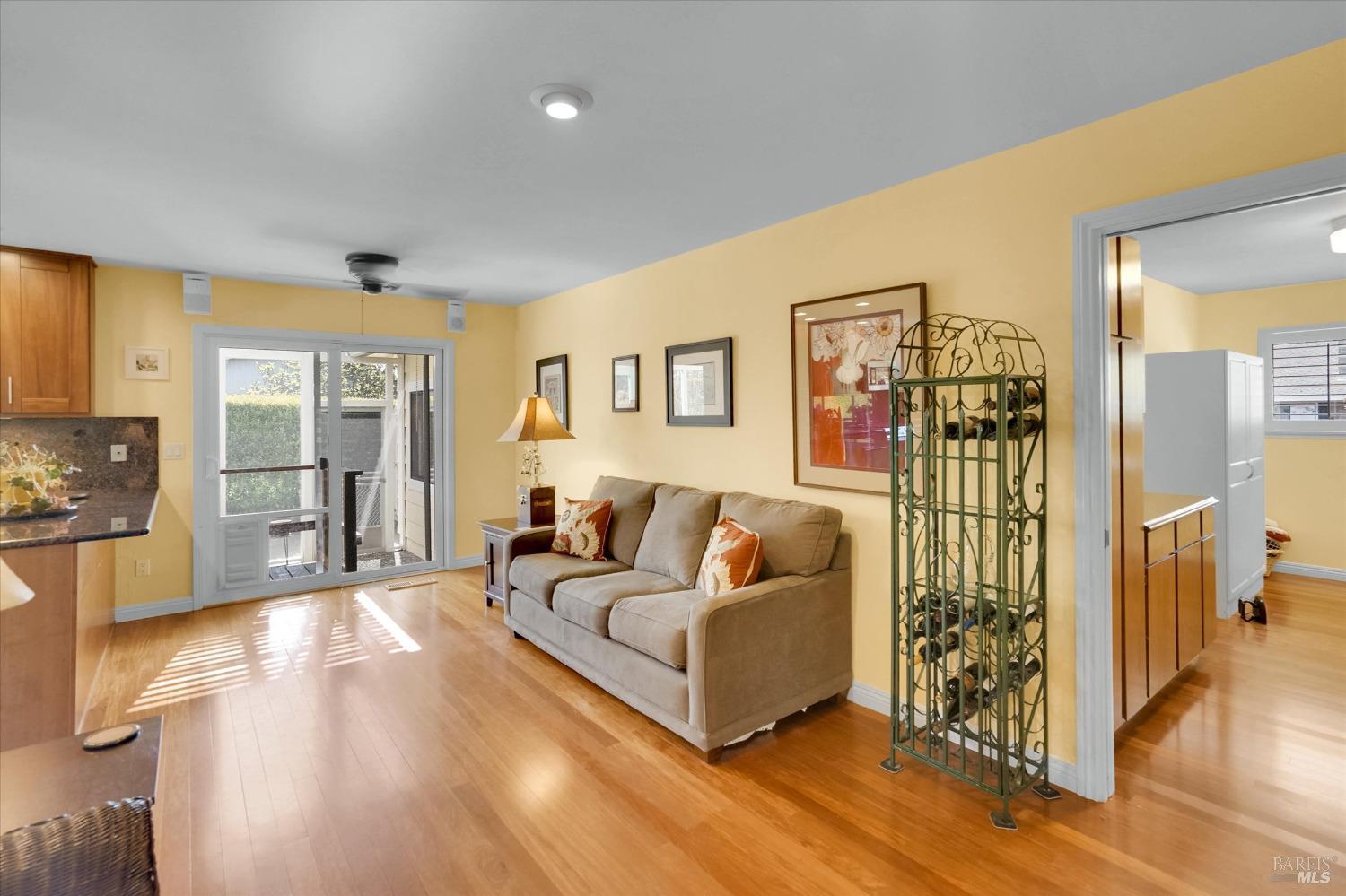 Detail Gallery Image 9 of 44 For 8820 Hood Mountain Way, Santa Rosa,  CA 95409 - 3 Beds | 2 Baths