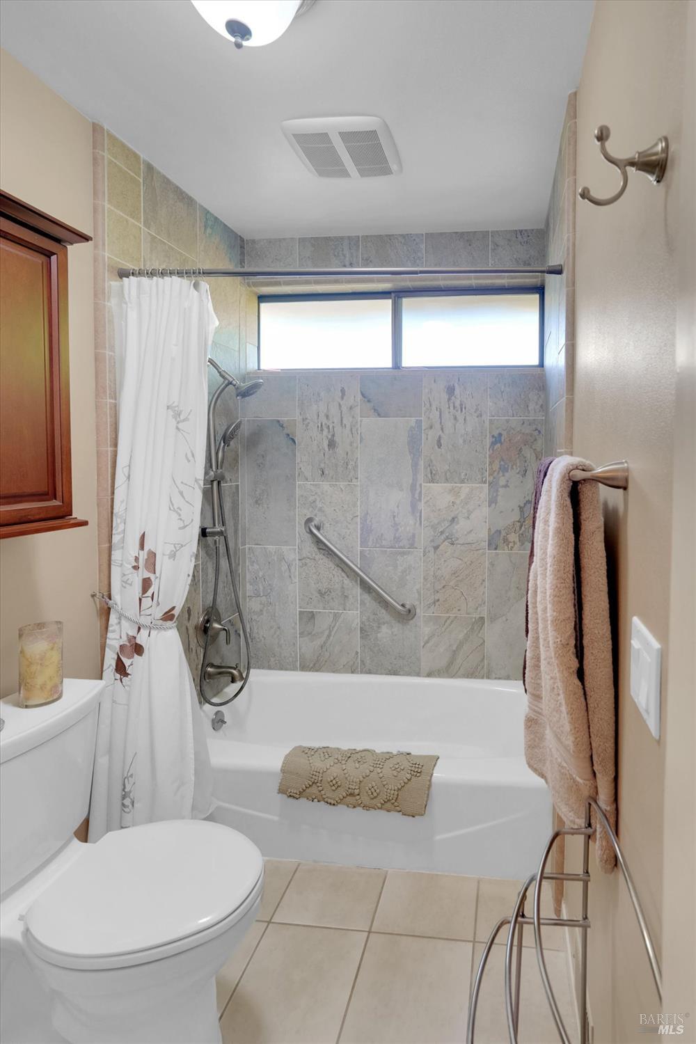 Detail Gallery Image 31 of 44 For 8820 Hood Mountain Way, Santa Rosa,  CA 95409 - 3 Beds | 2 Baths