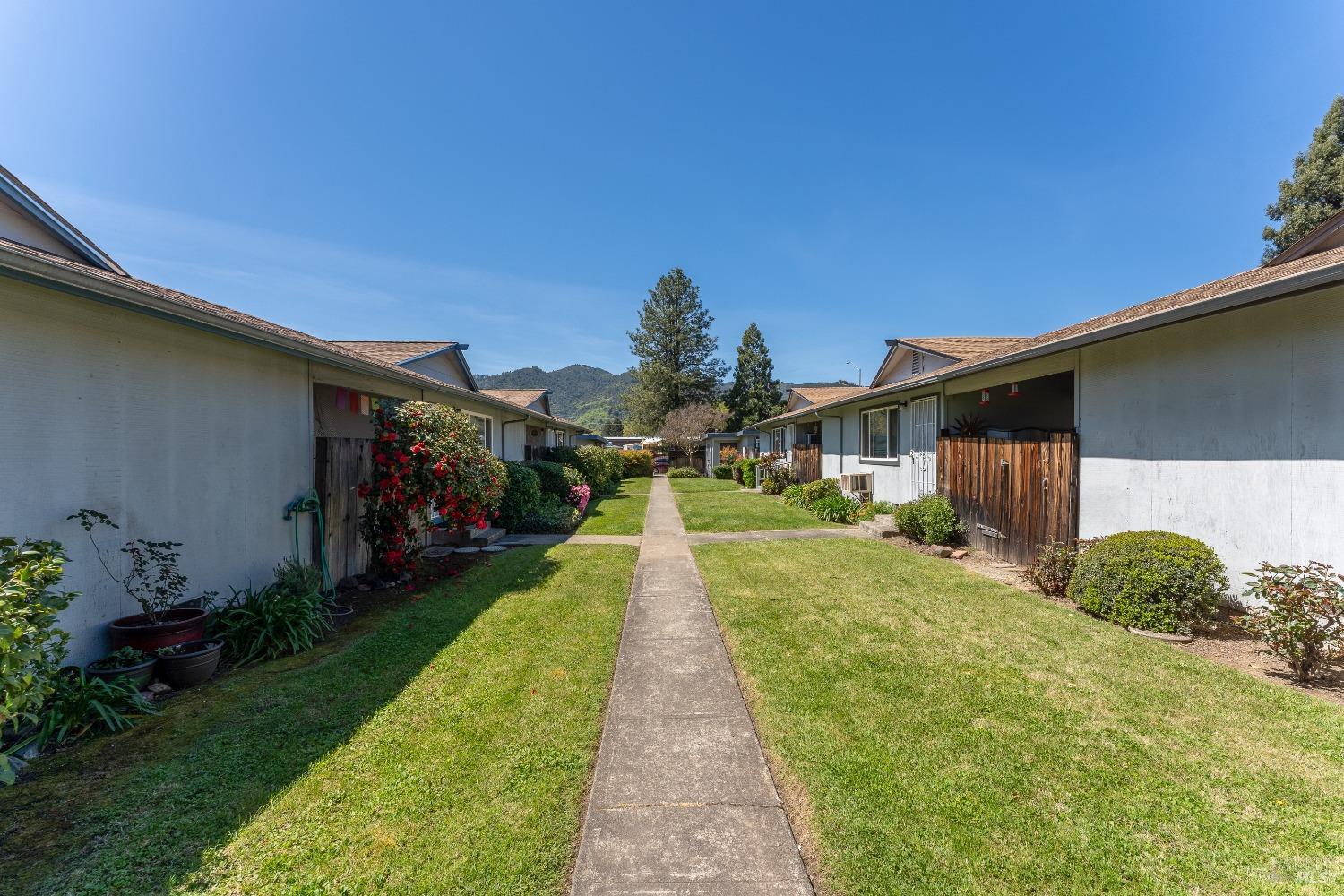 Detail Gallery Image 5 of 11 For 649 Leslie St, Ukiah,  CA 95482 - – Beds | – Baths