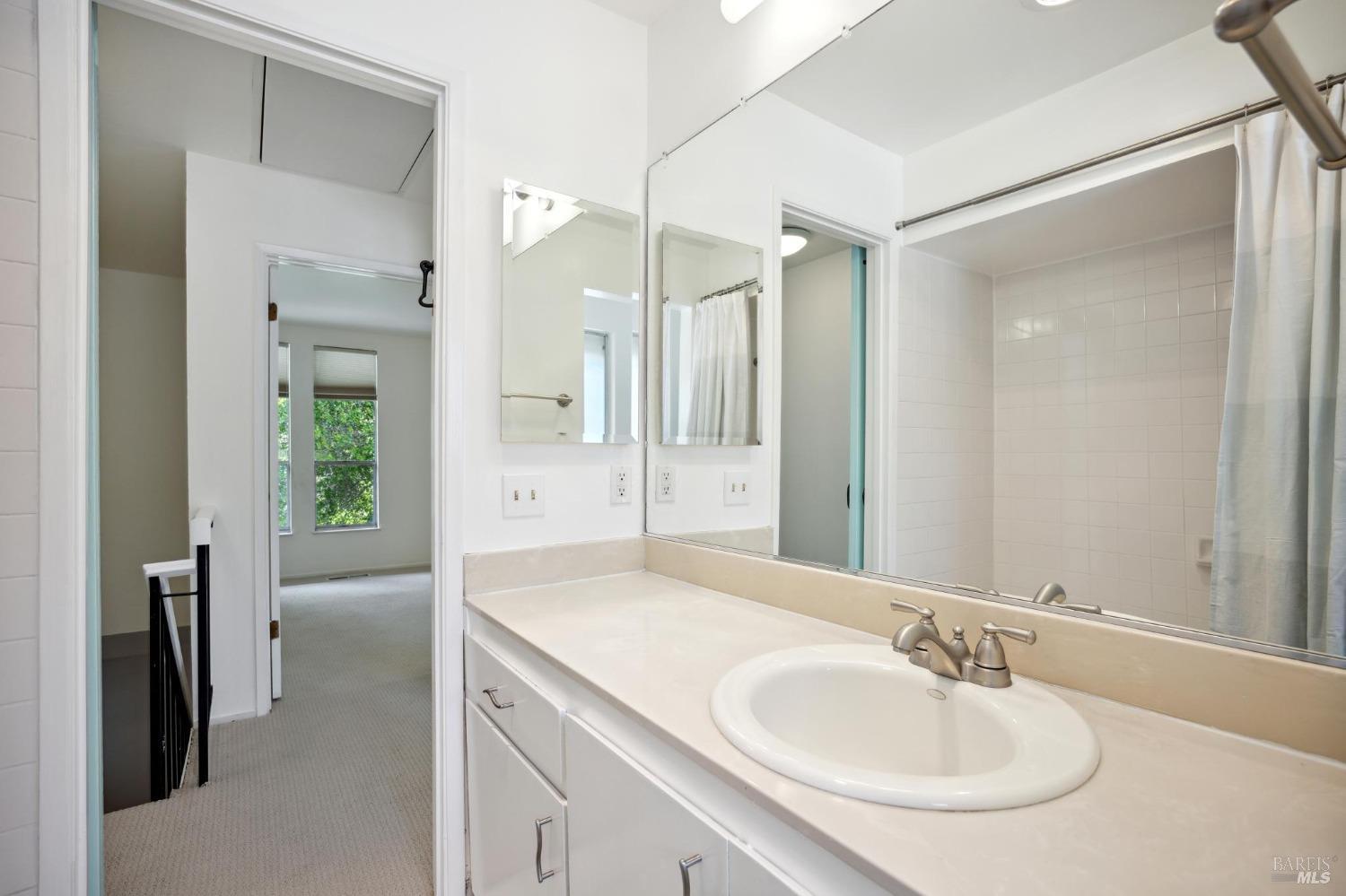 Detail Gallery Image 31 of 57 For 26 Roundtree Blvd, San Rafael,  CA 94903 - 2 Beds | 1 Baths
