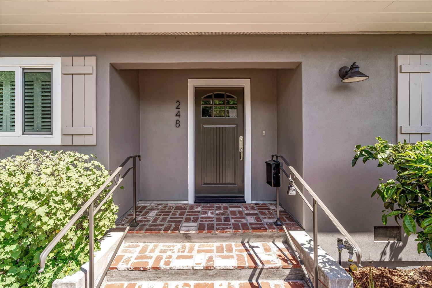 Detail Gallery Image 6 of 37 For 248 Hillside Ave, Napa,  CA 94558 - 3 Beds | 2 Baths