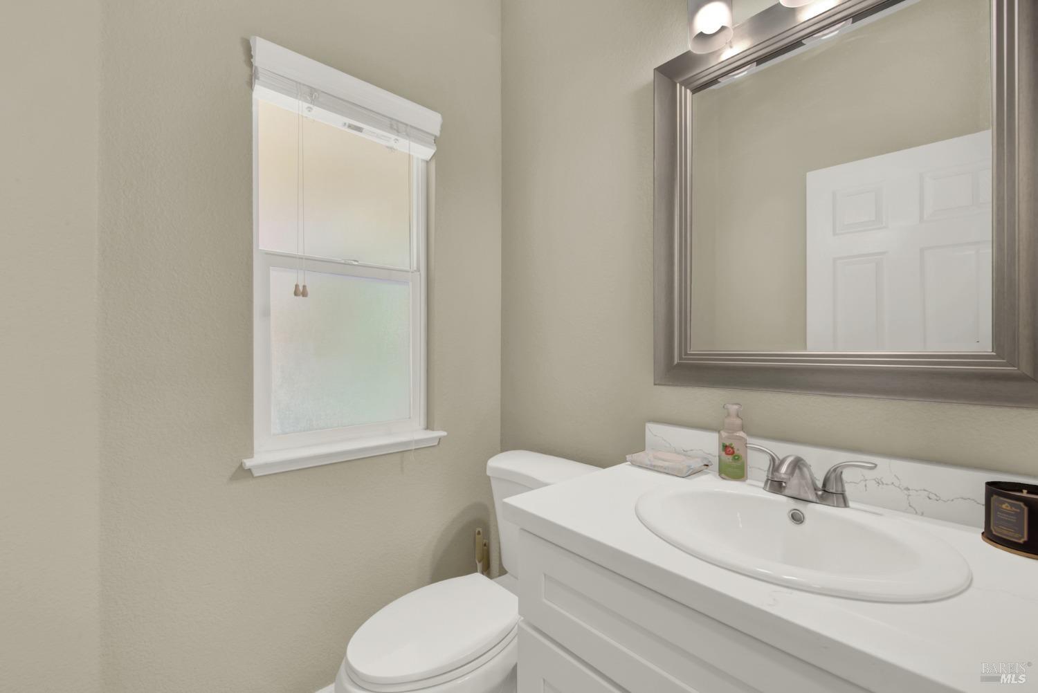 Detail Gallery Image 33 of 71 For 585 Canvasback Ct, Vacaville,  CA 95687 - 4 Beds | 2/1 Baths