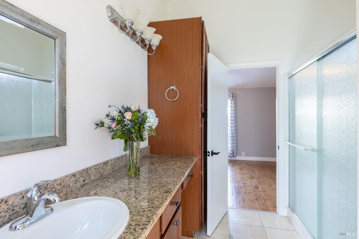 Detail Gallery Image 16 of 33 For 210 Daphne Dr, Napa,  CA 94558 - 2 Beds | 2 Baths