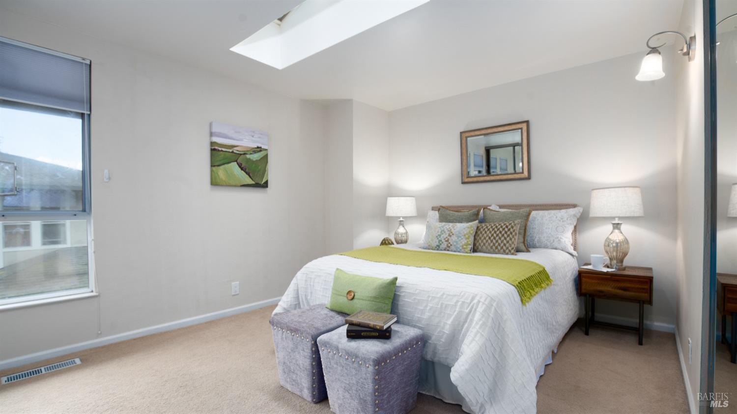 Detail Gallery Image 11 of 28 For 103 Roundtree Blvd, San Rafael,  CA 94903 - 2 Beds | 1/1 Baths