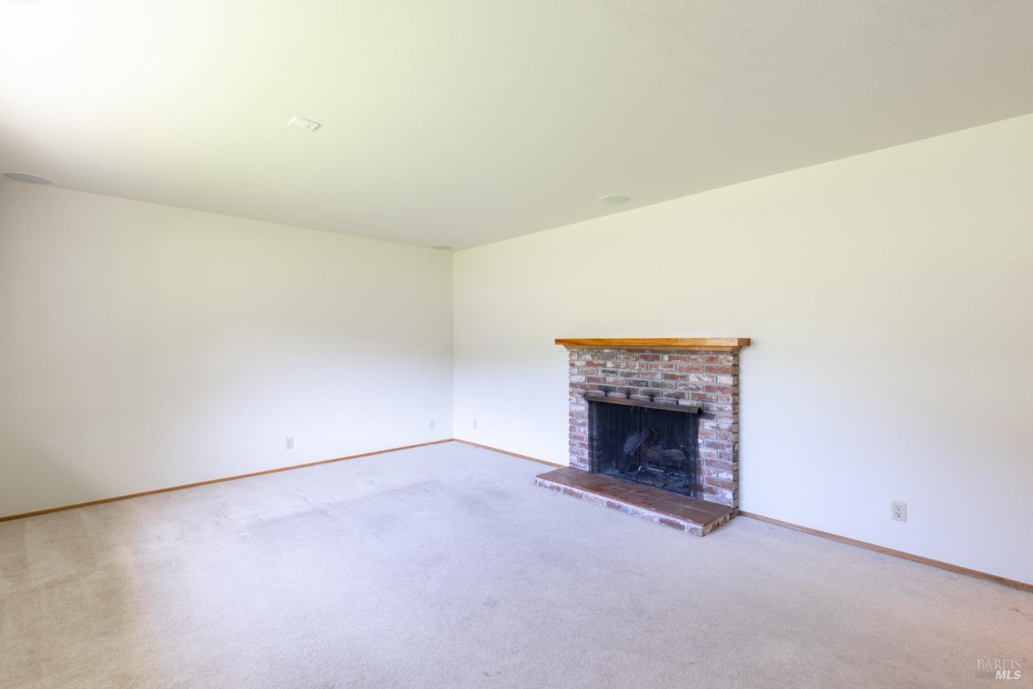 Detail Gallery Image 5 of 55 For 840 W Railroad Ave, Cotati,  CA 94931 - 3 Beds | 2 Baths