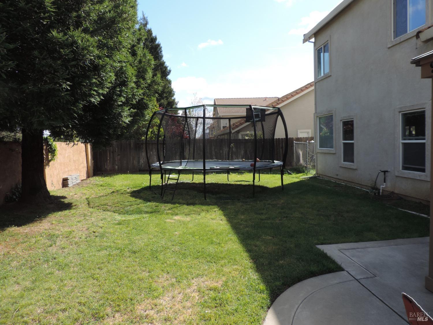 Detail Gallery Image 30 of 32 For 667 Edenderry Dr, Vacaville,  CA 95688 - 3 Beds | 2/1 Baths