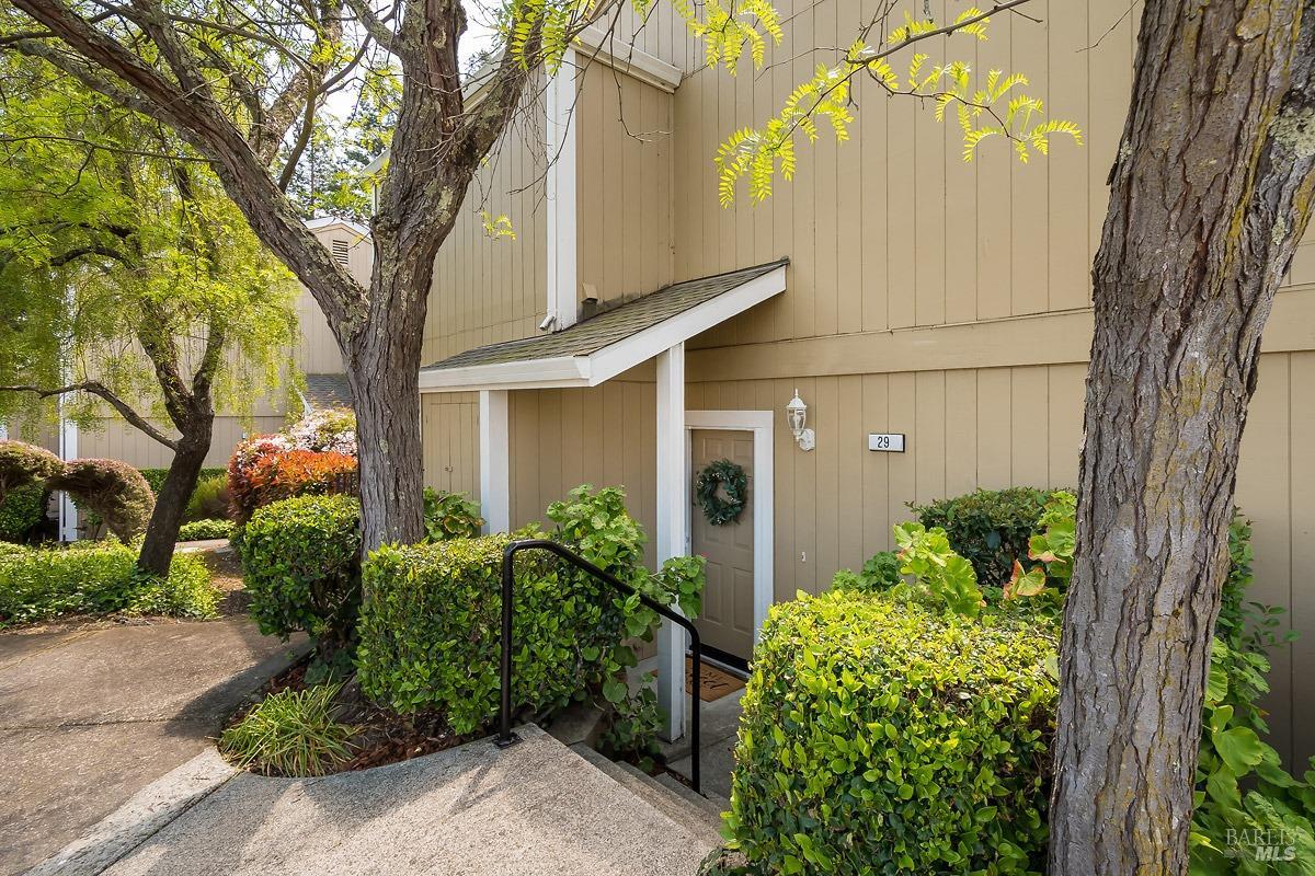 Detail Gallery Image 3 of 28 For 29 Hector Ln, Novato,  CA 94949 - 2 Beds | 1 Baths