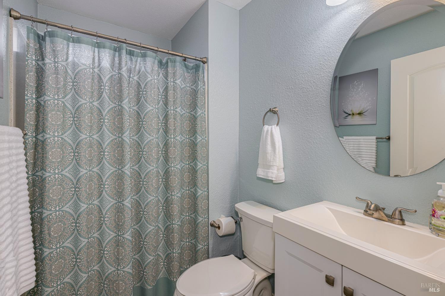 Detail Gallery Image 13 of 34 For 5310 Coronado Ct, Rohnert Park,  CA 94928 - 5 Beds | 2 Baths