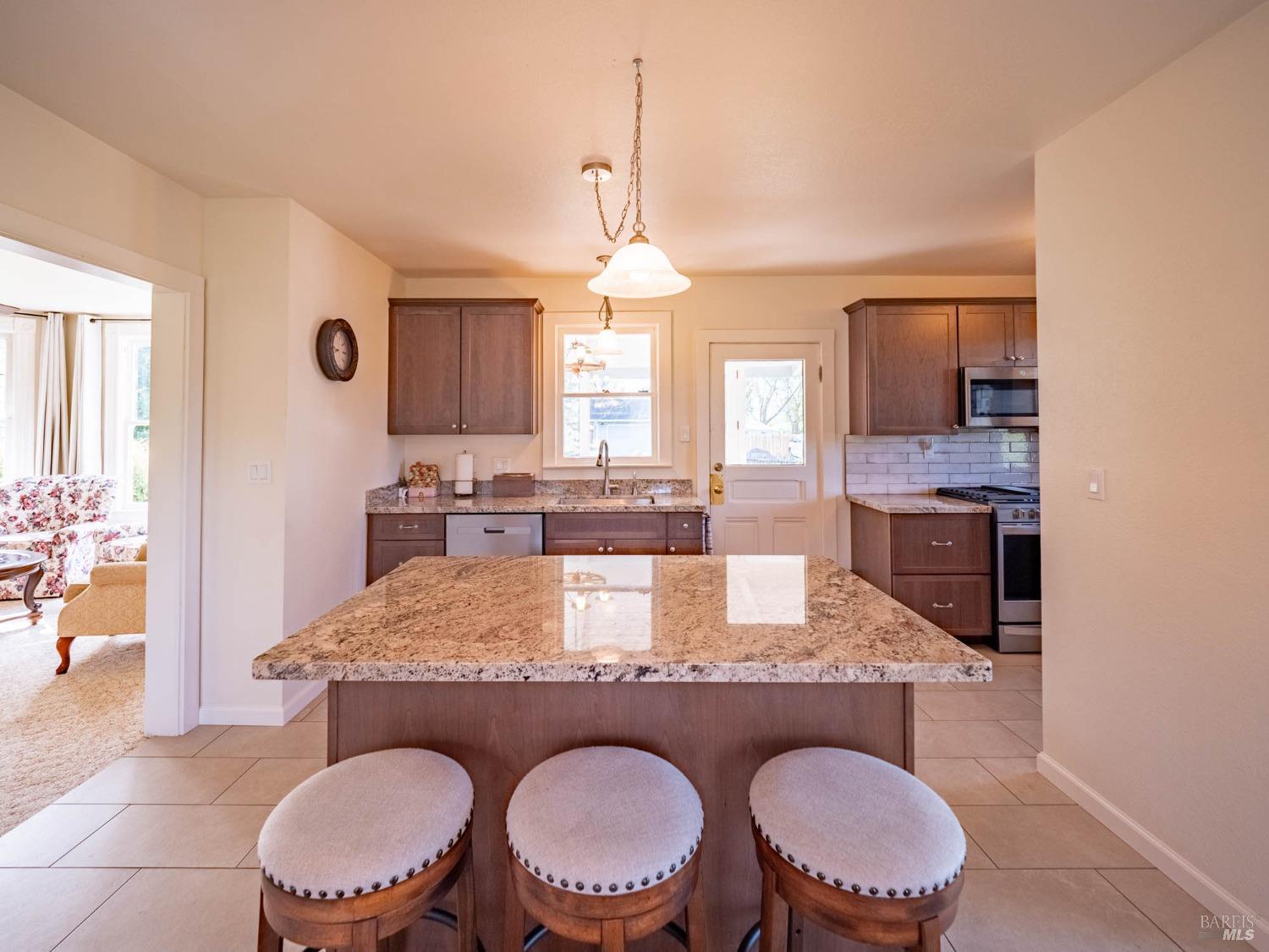 Detail Gallery Image 23 of 90 For 13850 Eel River Rd, Potter Valley,  CA 95469 - 3 Beds | 2 Baths