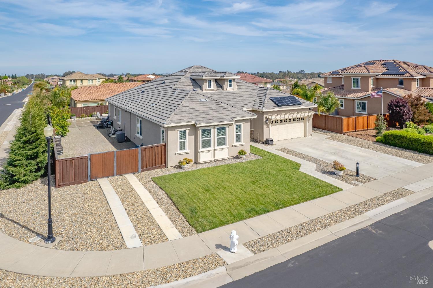 Detail Gallery Image 4 of 52 For 292 Rolling Sage Cir, Vacaville,  CA 95688 - 4 Beds | 2/1 Baths