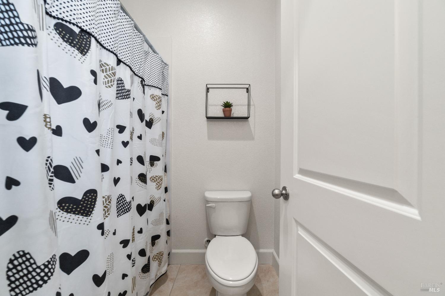 Detail Gallery Image 24 of 52 For 292 Rolling Sage Cir, Vacaville,  CA 95688 - 4 Beds | 2/1 Baths
