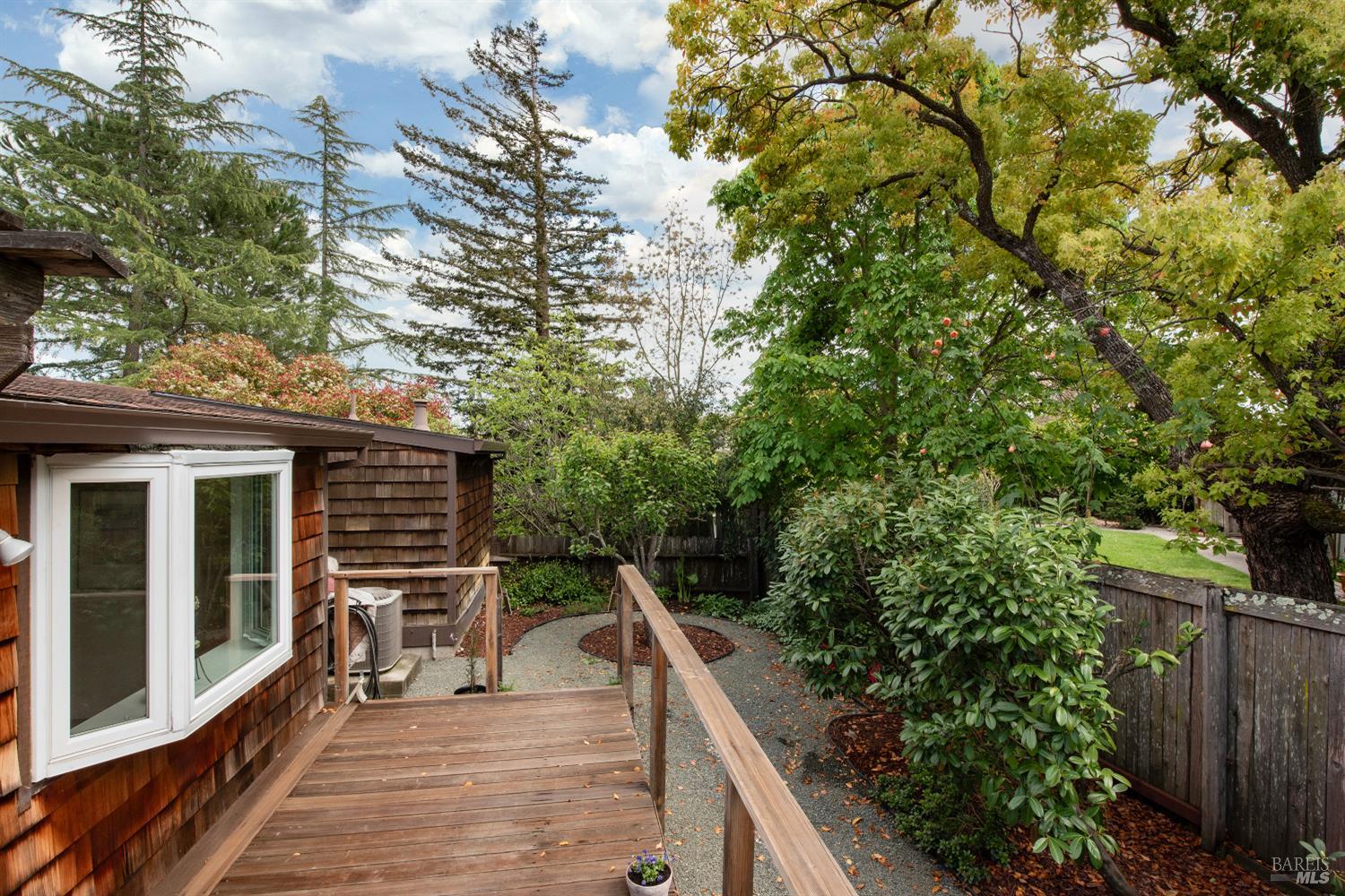 Detail Gallery Image 28 of 33 For 1451 Mission Dr, Sonoma,  CA 95476 - 2 Beds | 2 Baths