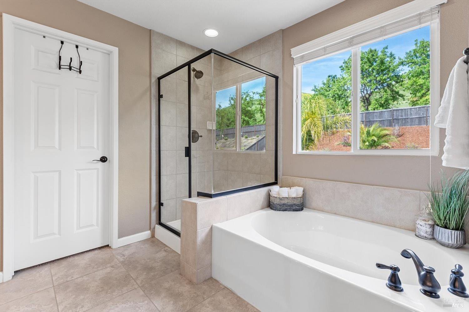 Detail Gallery Image 46 of 92 For 1404 Couples Cir, Fairfield,  CA 94533 - 4 Beds | 3 Baths