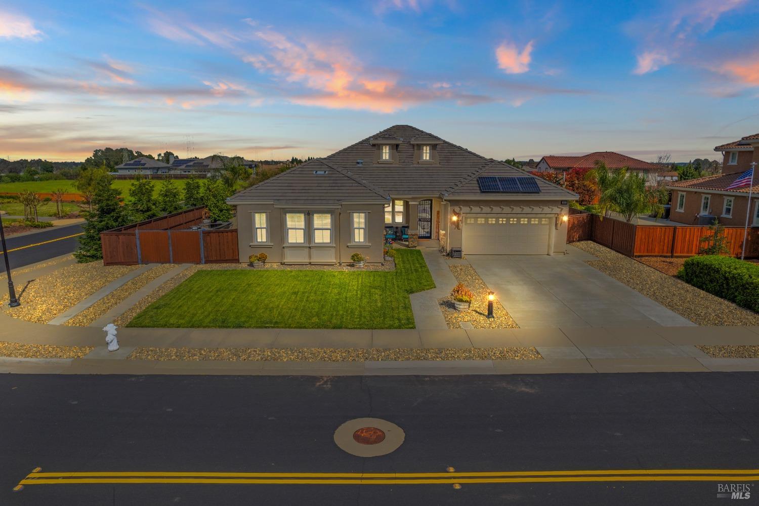 Detail Gallery Image 2 of 52 For 292 Rolling Sage Cir, Vacaville,  CA 95688 - 4 Beds | 2/1 Baths