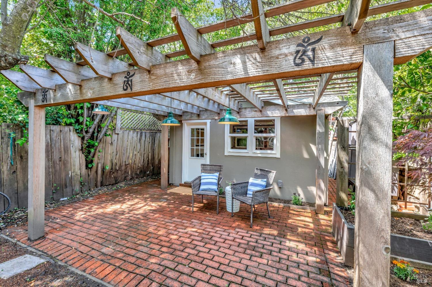 Detail Gallery Image 22 of 34 For 44 Magnolia Ave, San Anselmo,  CA 94960 - 2 Beds | 1 Baths