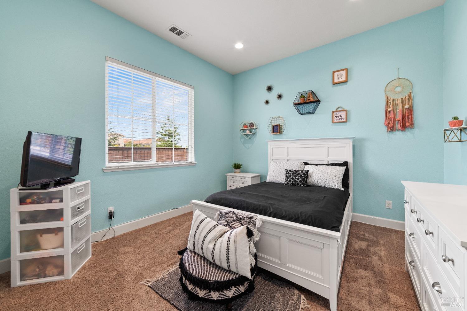Detail Gallery Image 27 of 52 For 292 Rolling Sage Cir, Vacaville,  CA 95688 - 4 Beds | 2/1 Baths