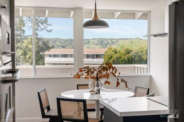 Detail Gallery Image 5 of 38 For 5 Andrew Dr #51,  Tiburon,  CA 94920 - 3 Beds | 2 Baths