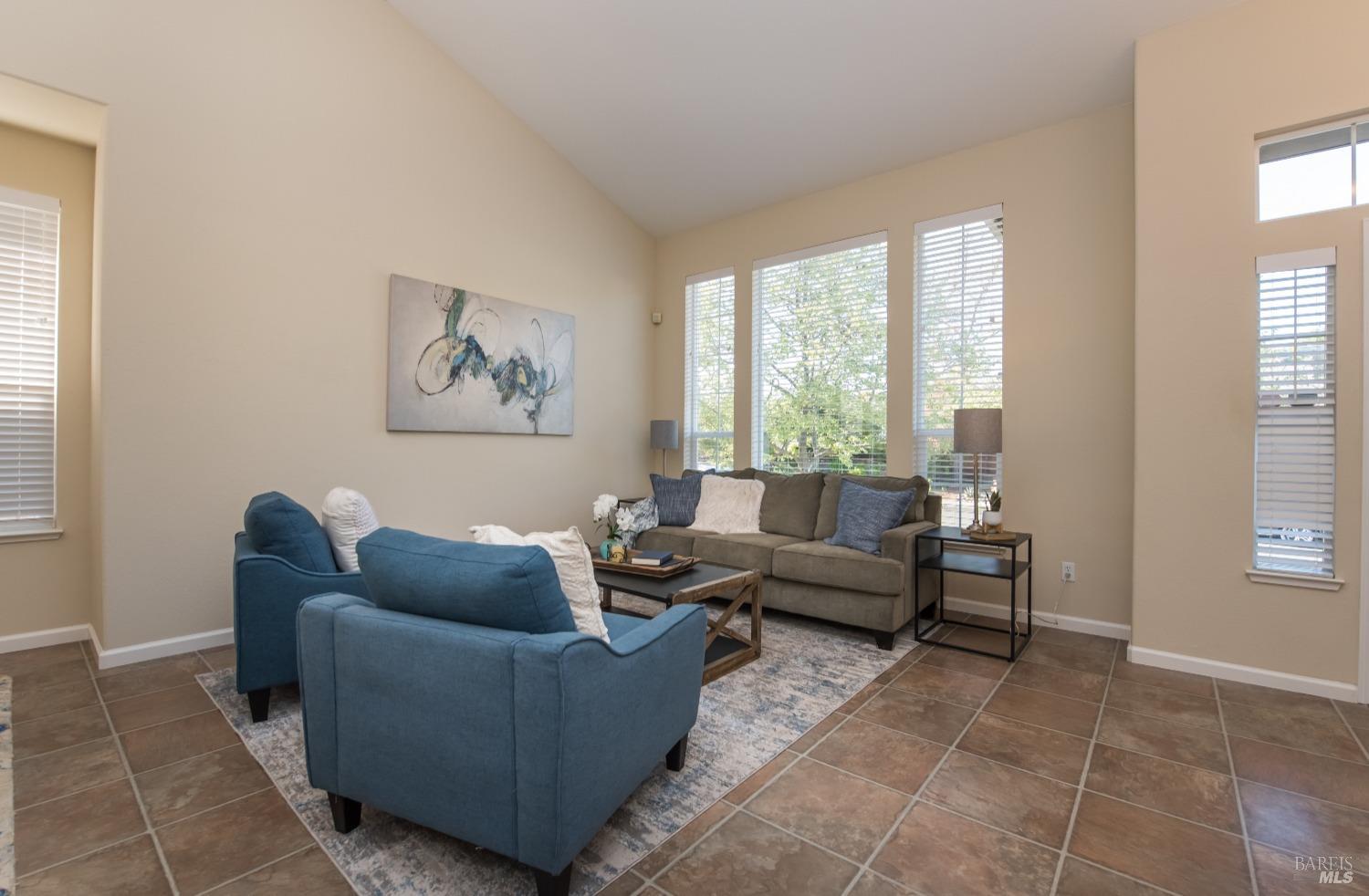 Detail Gallery Image 6 of 49 For 5730 Raters Dr, Santa Rosa,  CA 95409 - 4 Beds | 2/1 Baths