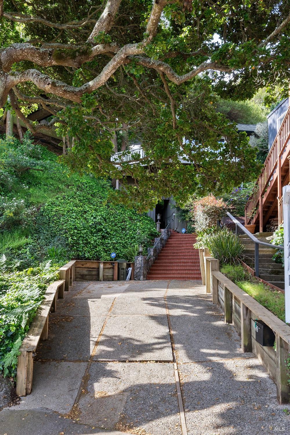 Detail Gallery Image 38 of 40 For 21 Crescent Ave, Sausalito,  CA 94965 - 2 Beds | 2 Baths