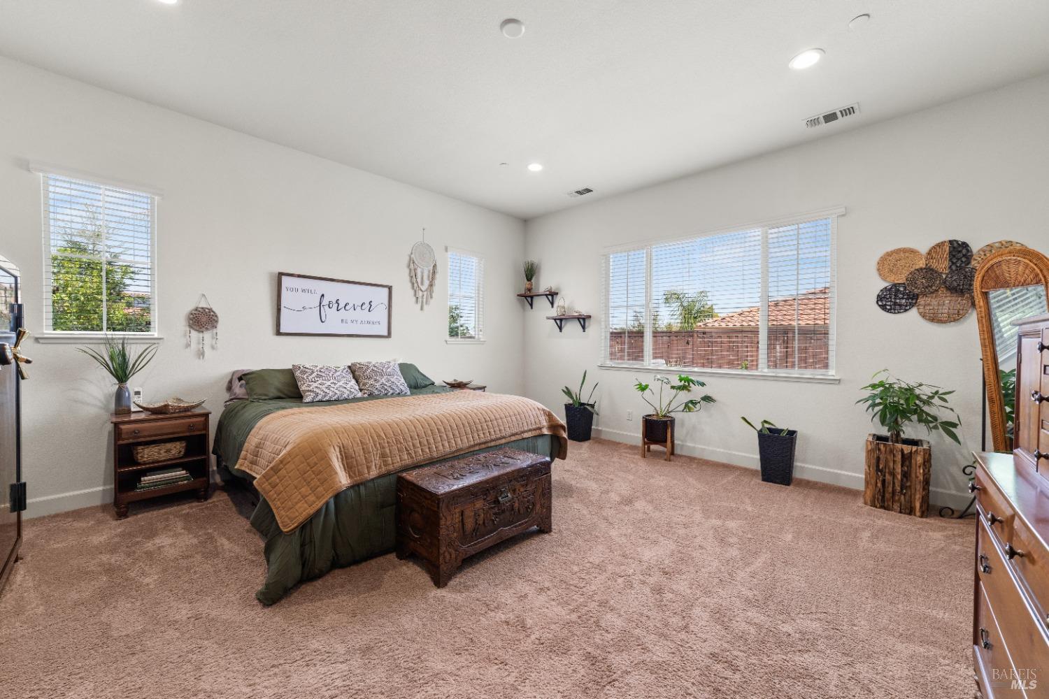 Detail Gallery Image 18 of 52 For 292 Rolling Sage Cir, Vacaville,  CA 95688 - 4 Beds | 2/1 Baths