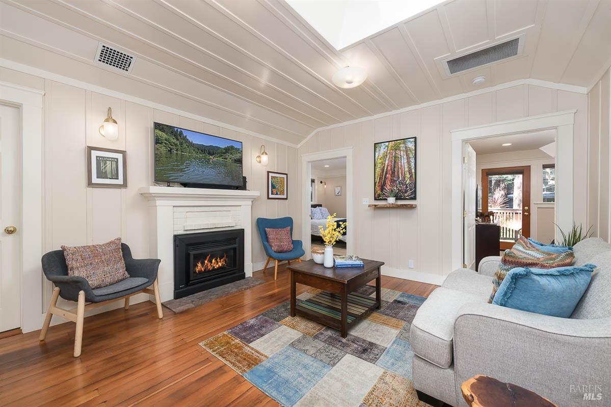 Detail Gallery Image 15 of 60 For 14550 Old Cazadero Rd, Guerneville,  CA 95446 - 3 Beds | 2 Baths