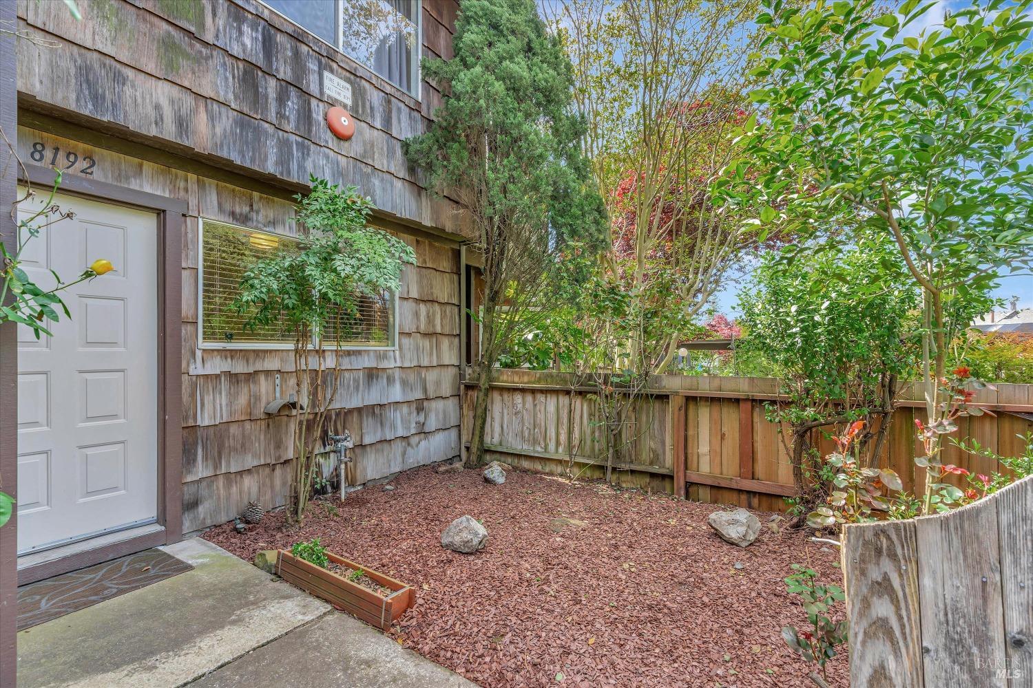 Detail Gallery Image 20 of 30 For 8192 Sunflower Dr, Cotati,  CA 94931 - 2 Beds | 1/1 Baths
