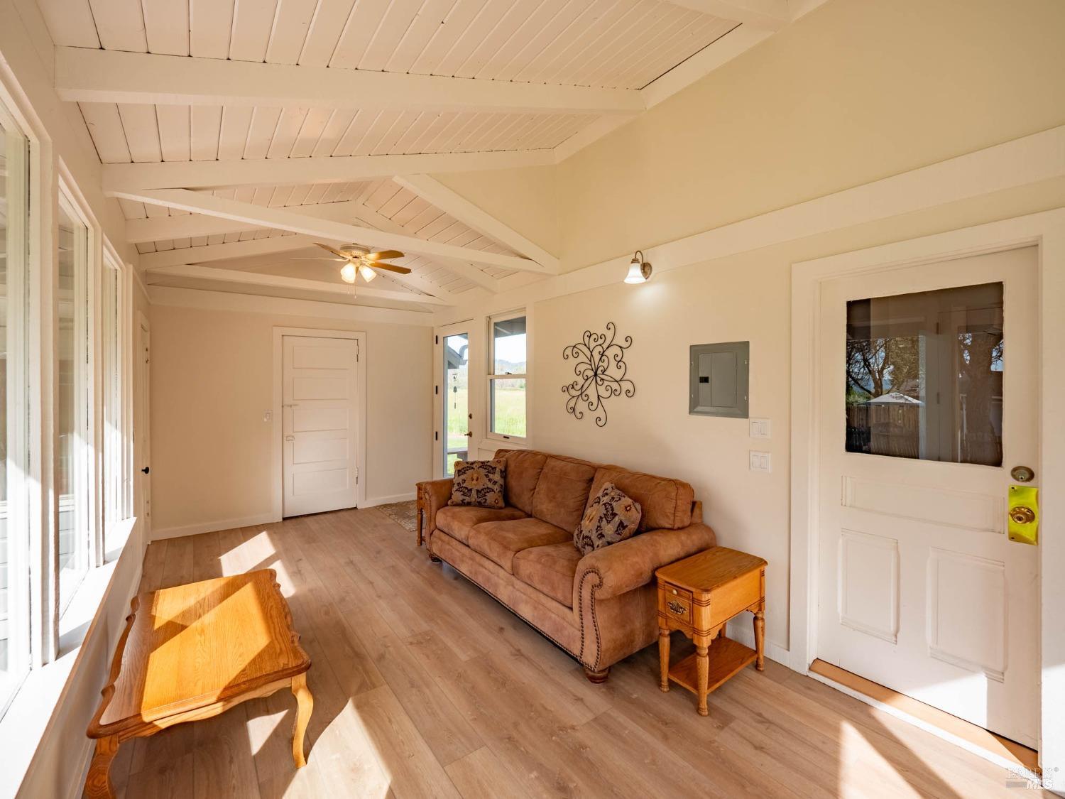 Detail Gallery Image 18 of 90 For 13850 Eel River Rd, Potter Valley,  CA 95469 - 3 Beds | 2 Baths