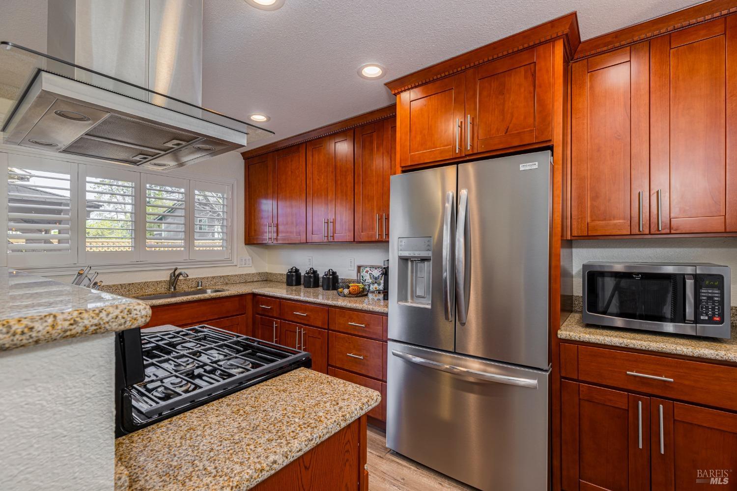 Detail Gallery Image 6 of 34 For 5310 Coronado Ct, Rohnert Park,  CA 94928 - 5 Beds | 2 Baths