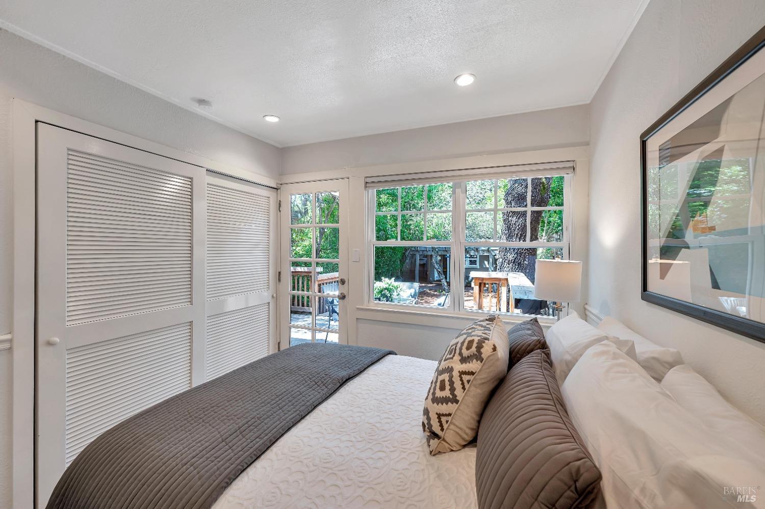 Detail Gallery Image 17 of 34 For 44 Magnolia Ave, San Anselmo,  CA 94960 - 2 Beds | 1 Baths