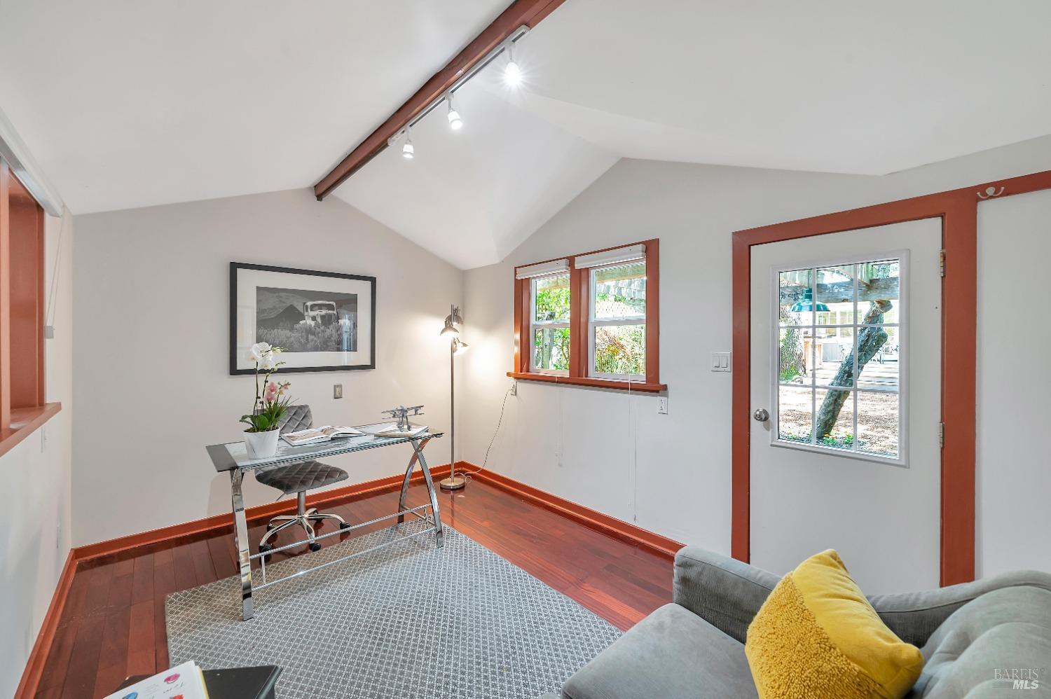 Detail Gallery Image 29 of 34 For 44 Magnolia Ave, San Anselmo,  CA 94960 - 2 Beds | 1 Baths