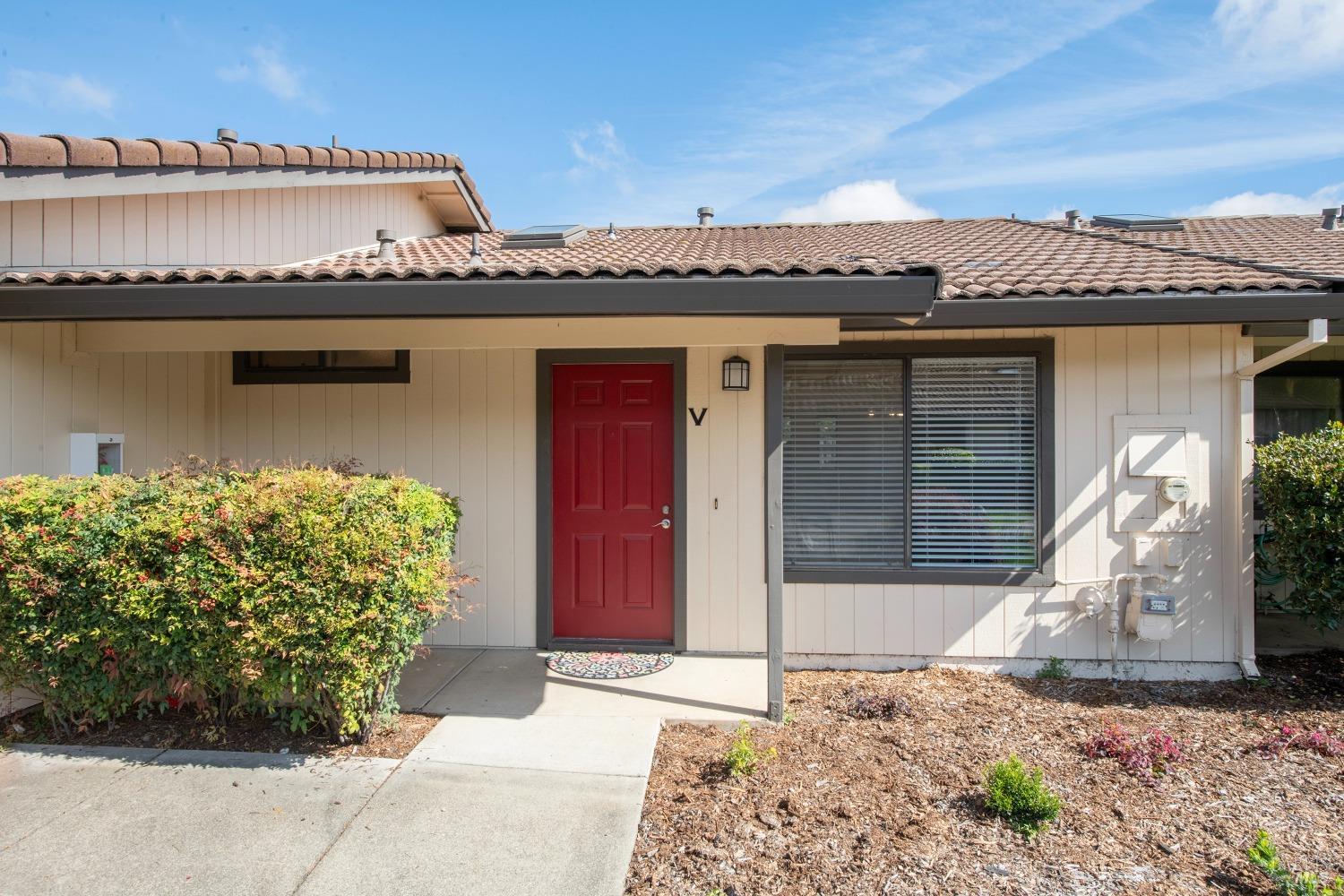 Detail Gallery Image 1 of 24 For 920 Fifth St #V,  Sonoma,  CA 95476 - 1 Beds | 1 Baths