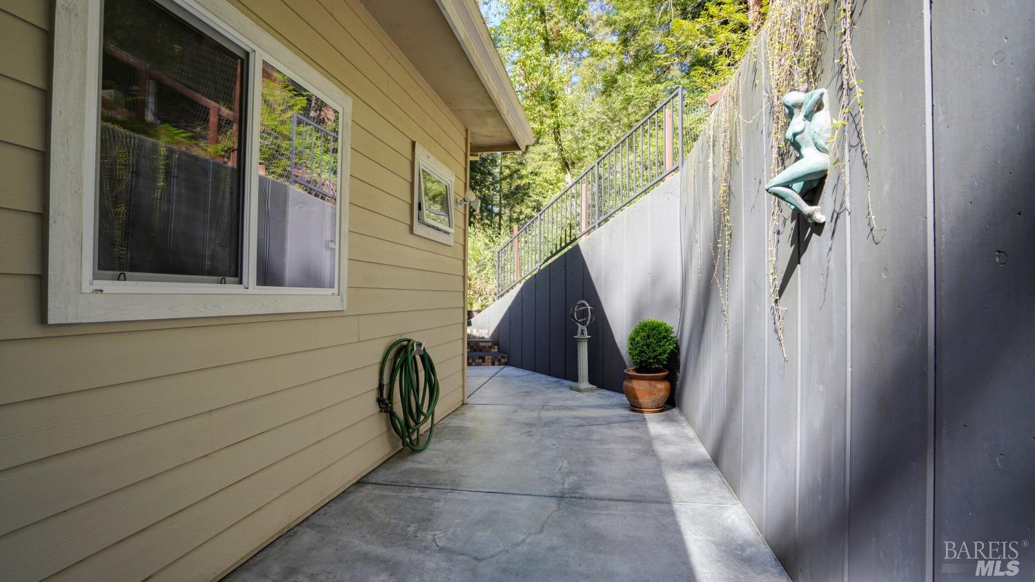Detail Gallery Image 26 of 53 For 15047 Drake Rd, Guerneville,  CA 95446 - 3 Beds | 2/1 Baths