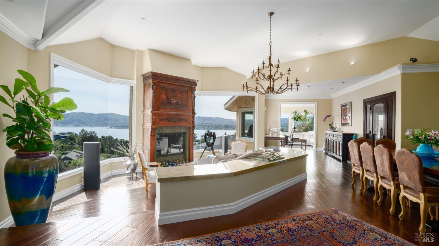 Detail Gallery Image 6 of 29 For 9 Wilkins Ct, Tiburon,  CA 94920 - 4 Beds | 3/1 Baths