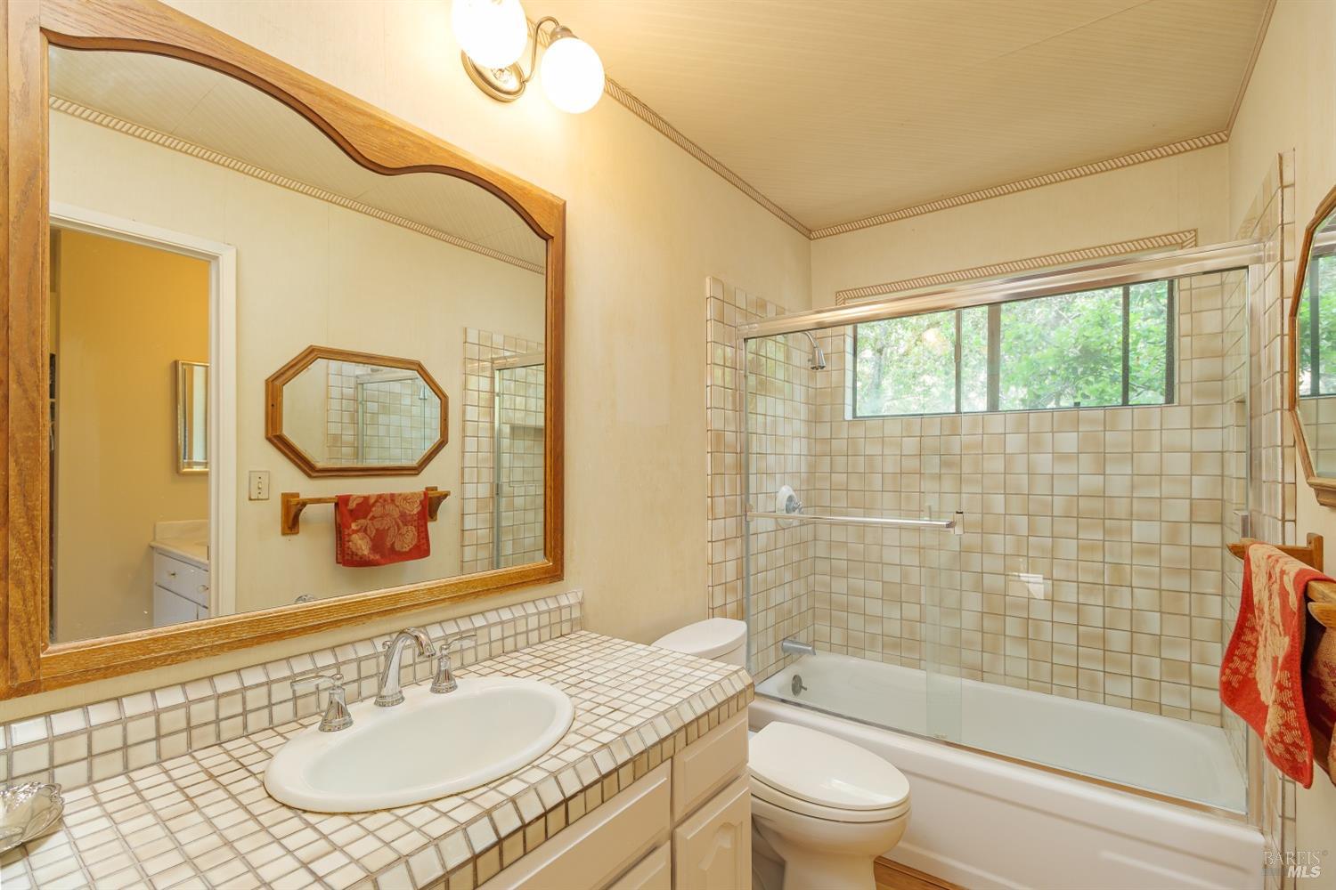 Detail Gallery Image 16 of 22 For 507 Indian Way, Novato,  CA 94949 - 3 Beds | 2 Baths