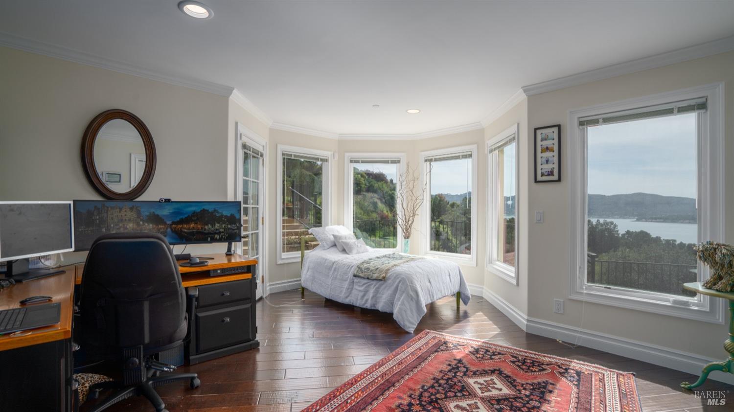 Detail Gallery Image 28 of 29 For 9 Wilkins Ct, Tiburon,  CA 94920 - 4 Beds | 3/1 Baths