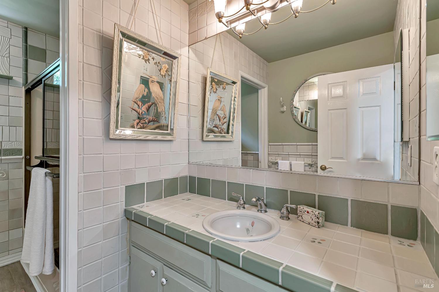 Detail Gallery Image 22 of 38 For 19 Harding Dr, Novato,  CA 94947 - 4 Beds | 2/1 Baths