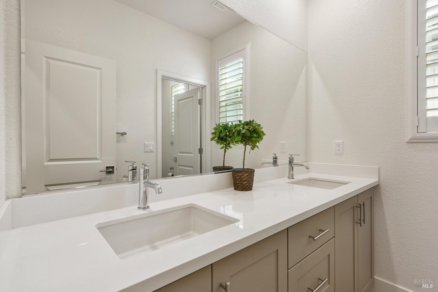 Detail Gallery Image 71 of 90 For 2400 Mandarin Dr, Fairfield,  CA 94533 - 4 Beds | 3/1 Baths
