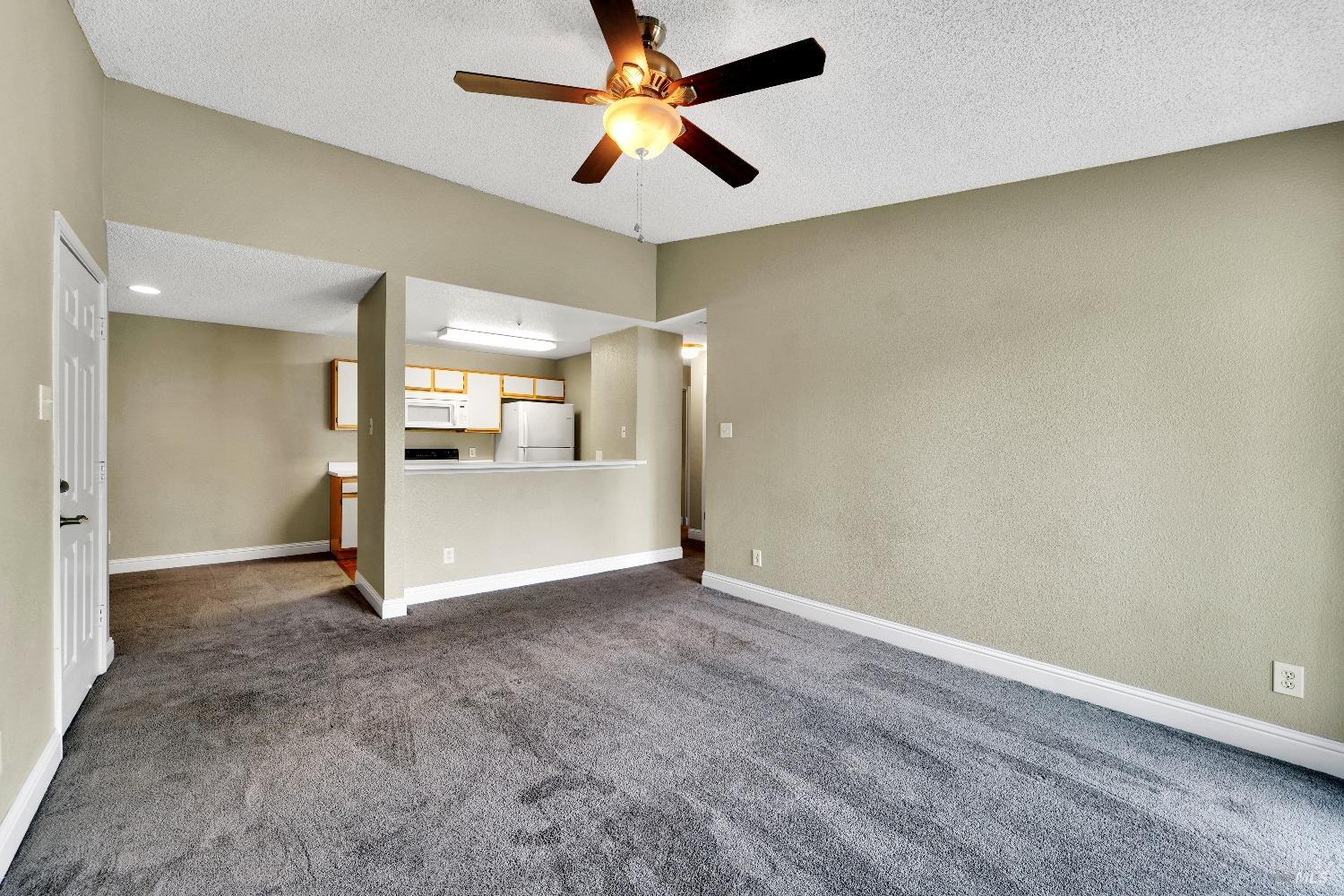 Detail Gallery Image 3 of 11 For 1201 Glen Cove Pkwy #715,  Vallejo,  CA 94591 - 1 Beds | 1 Baths