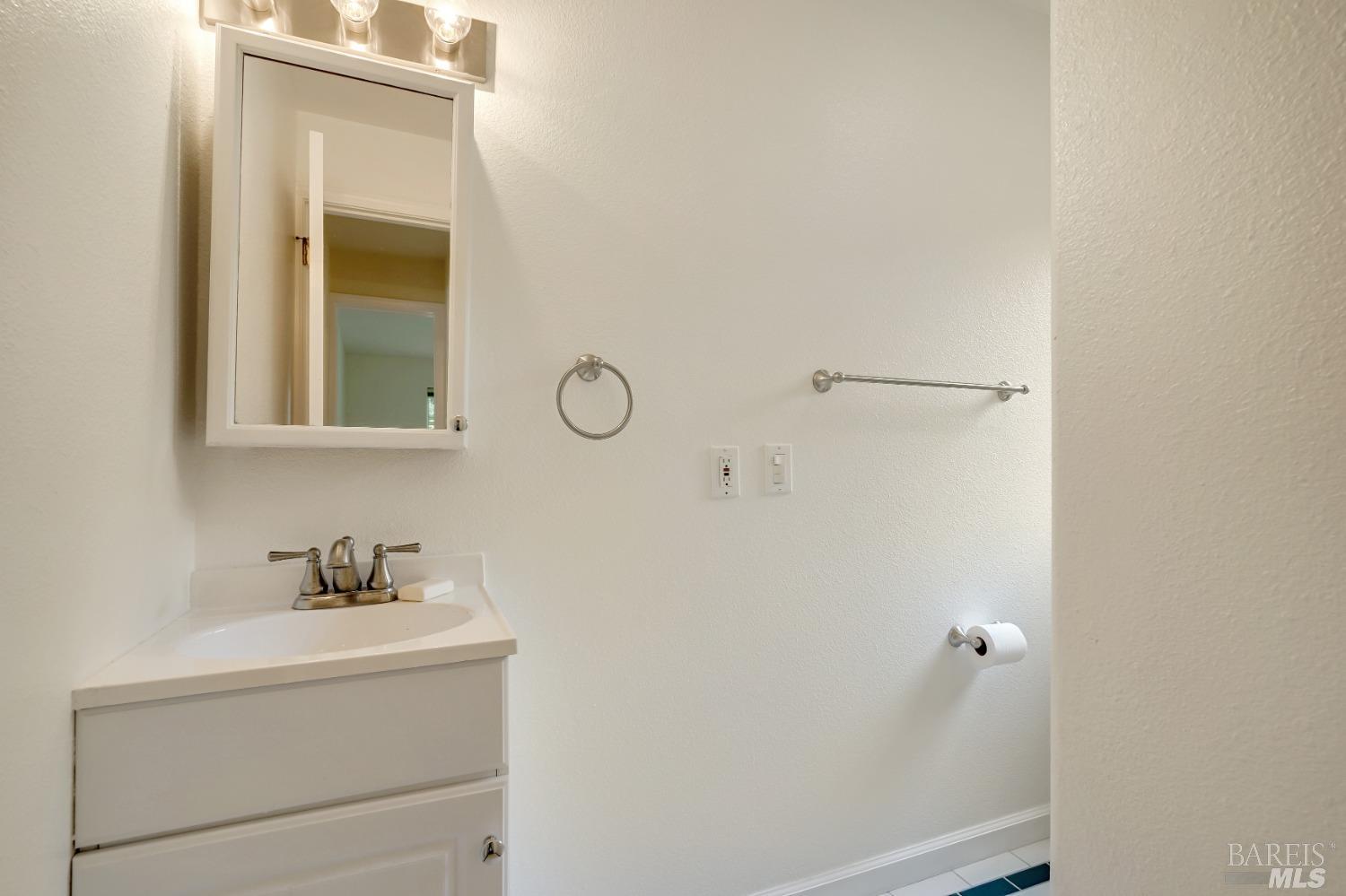 Detail Gallery Image 25 of 29 For 89 Sylvania Ave, Camp Meeker,  CA 95419 - 2 Beds | 1 Baths
