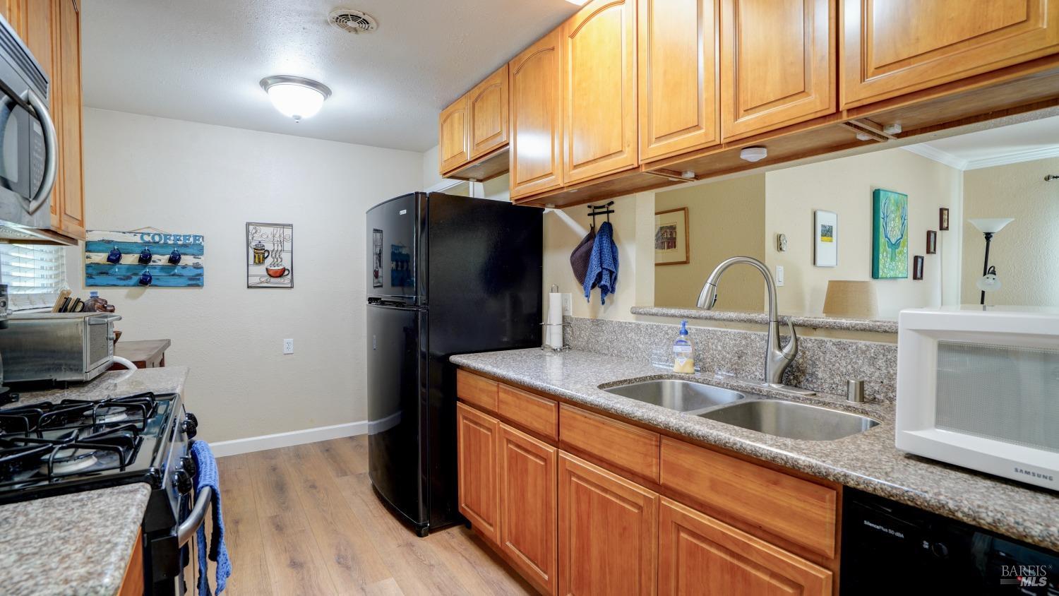 Detail Gallery Image 7 of 30 For 137 University Ave, Vallejo,  CA 94591 - 3 Beds | 1 Baths