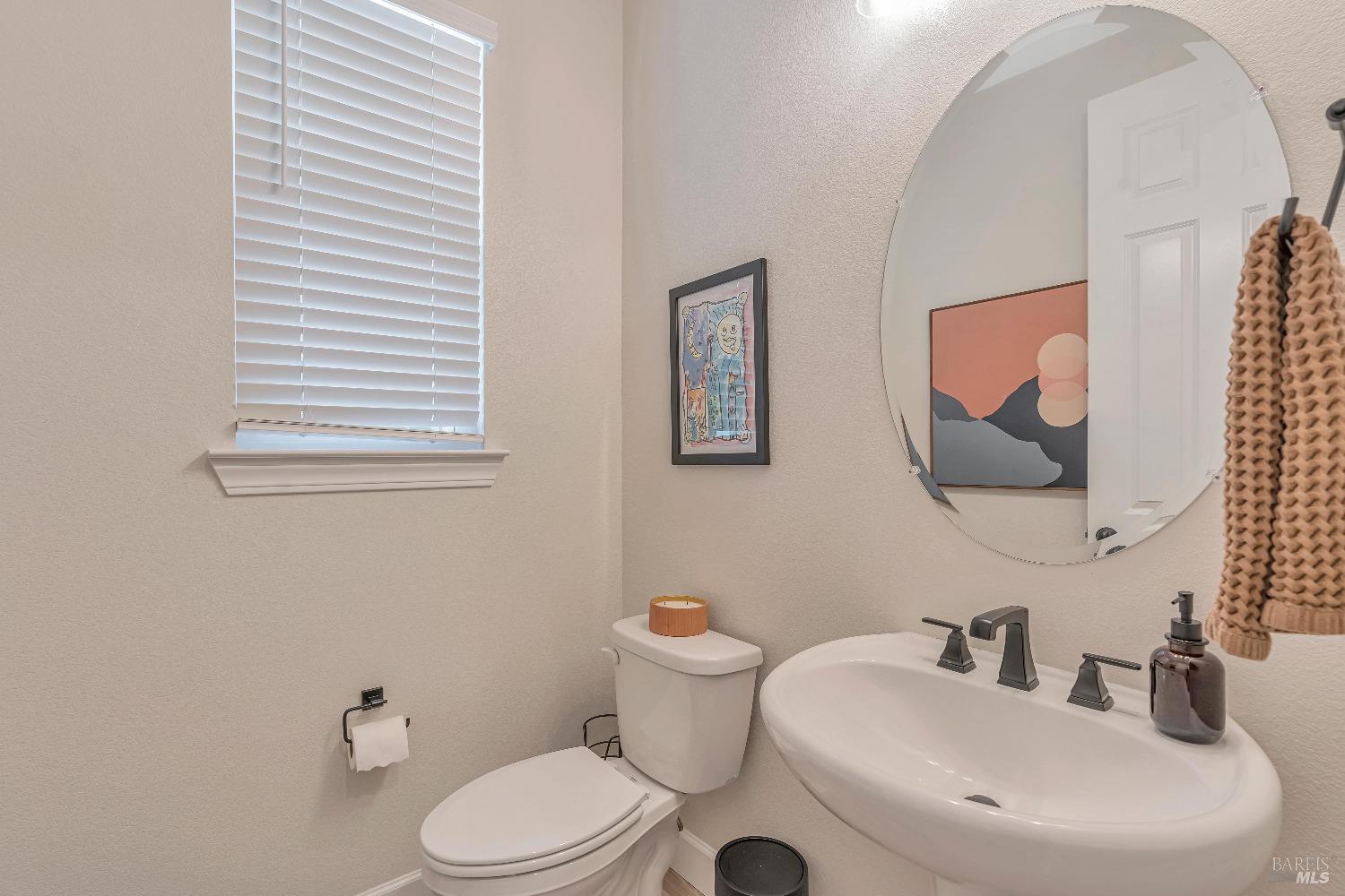 Detail Gallery Image 41 of 44 For 8732 Fehler Ln, Cotati,  CA 94931 - 4 Beds | 3/1 Baths