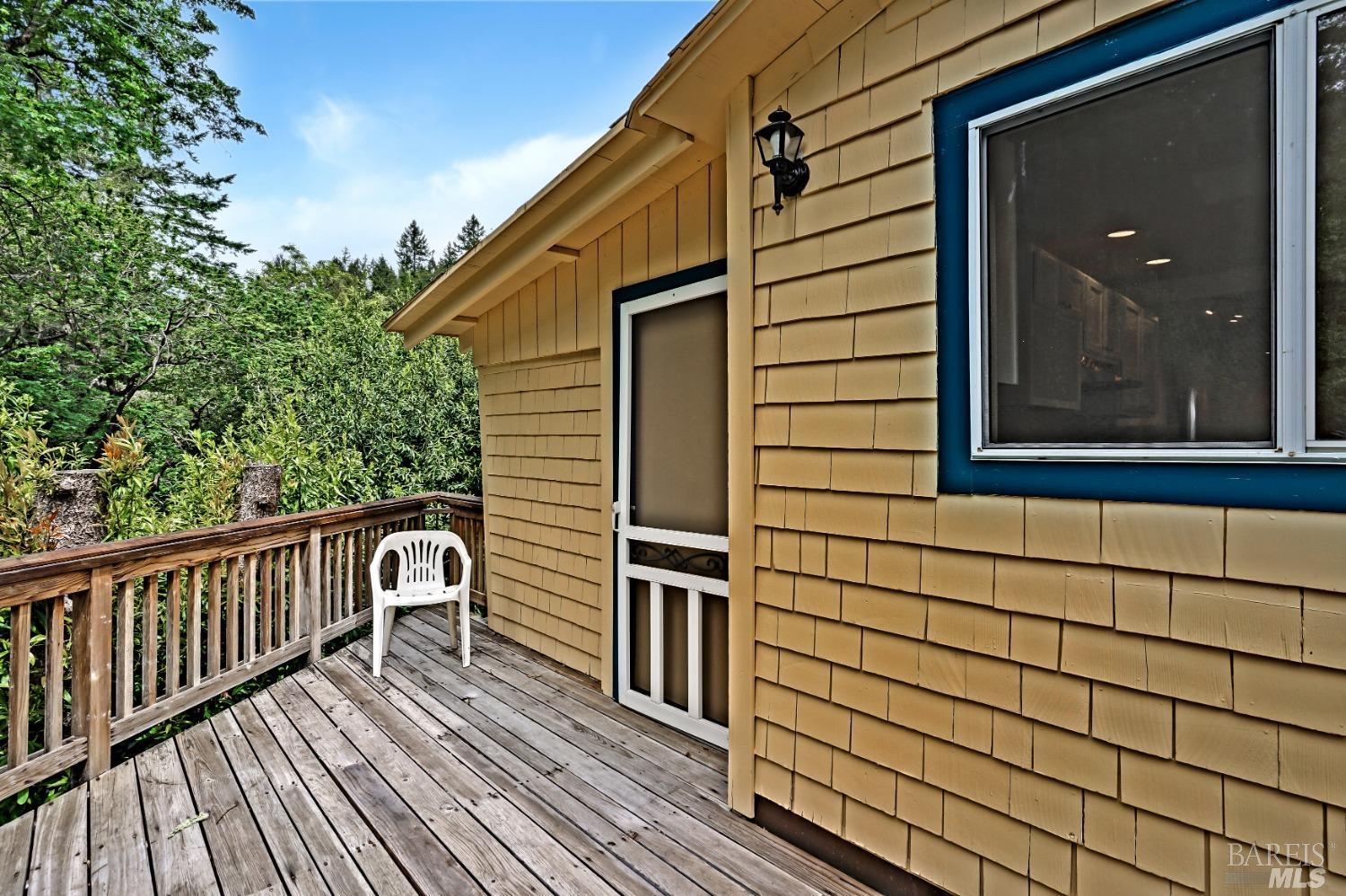Detail Gallery Image 4 of 29 For 89 Sylvania Ave, Camp Meeker,  CA 95419 - 2 Beds | 1 Baths