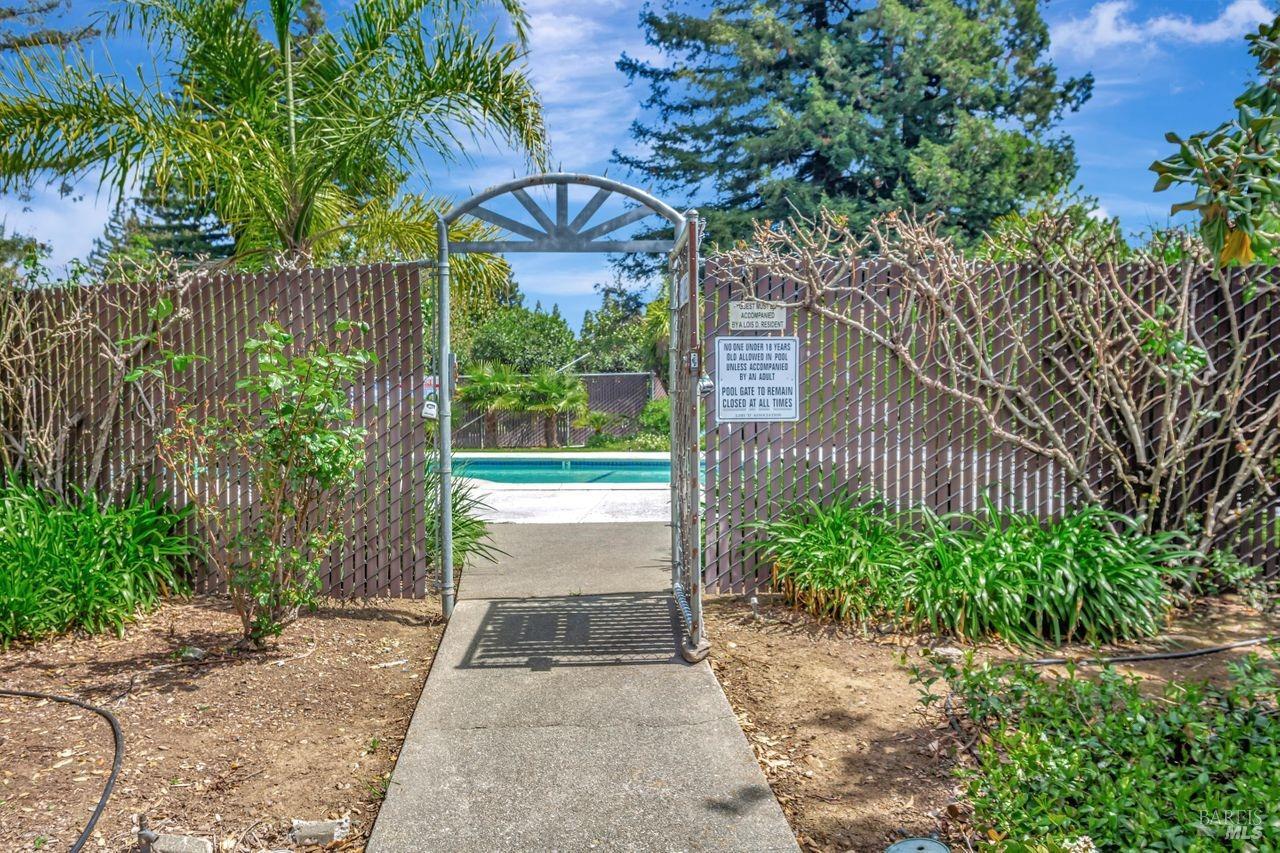 Detail Gallery Image 31 of 33 For 749 Marsh Ct, Napa,  CA 94558 - 2 Beds | 1/1 Baths