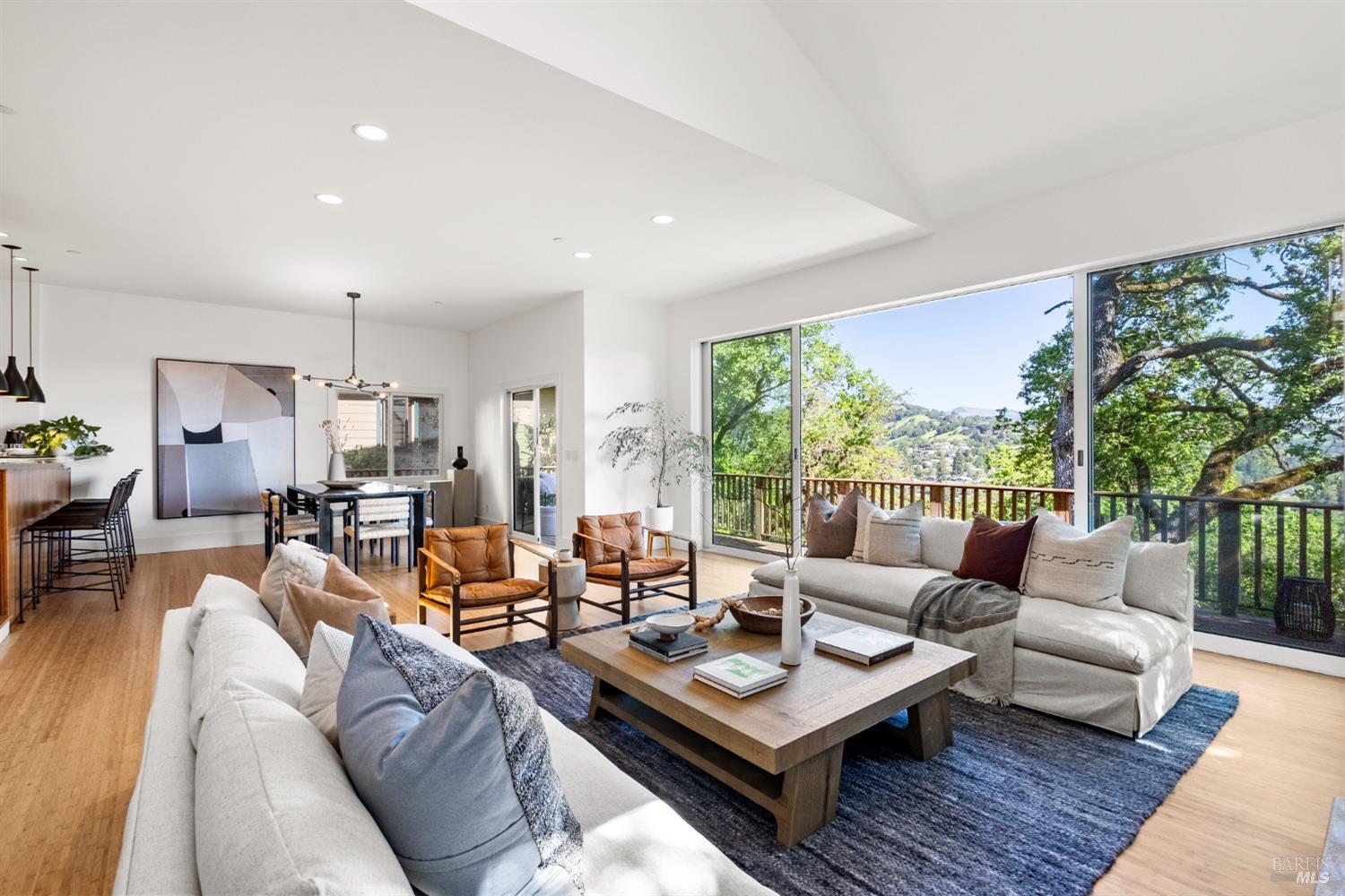 Detail Gallery Image 1 of 33 For 14 Spruce Ave, San Anselmo,  CA 94960 - 3 Beds | 2/1 Baths