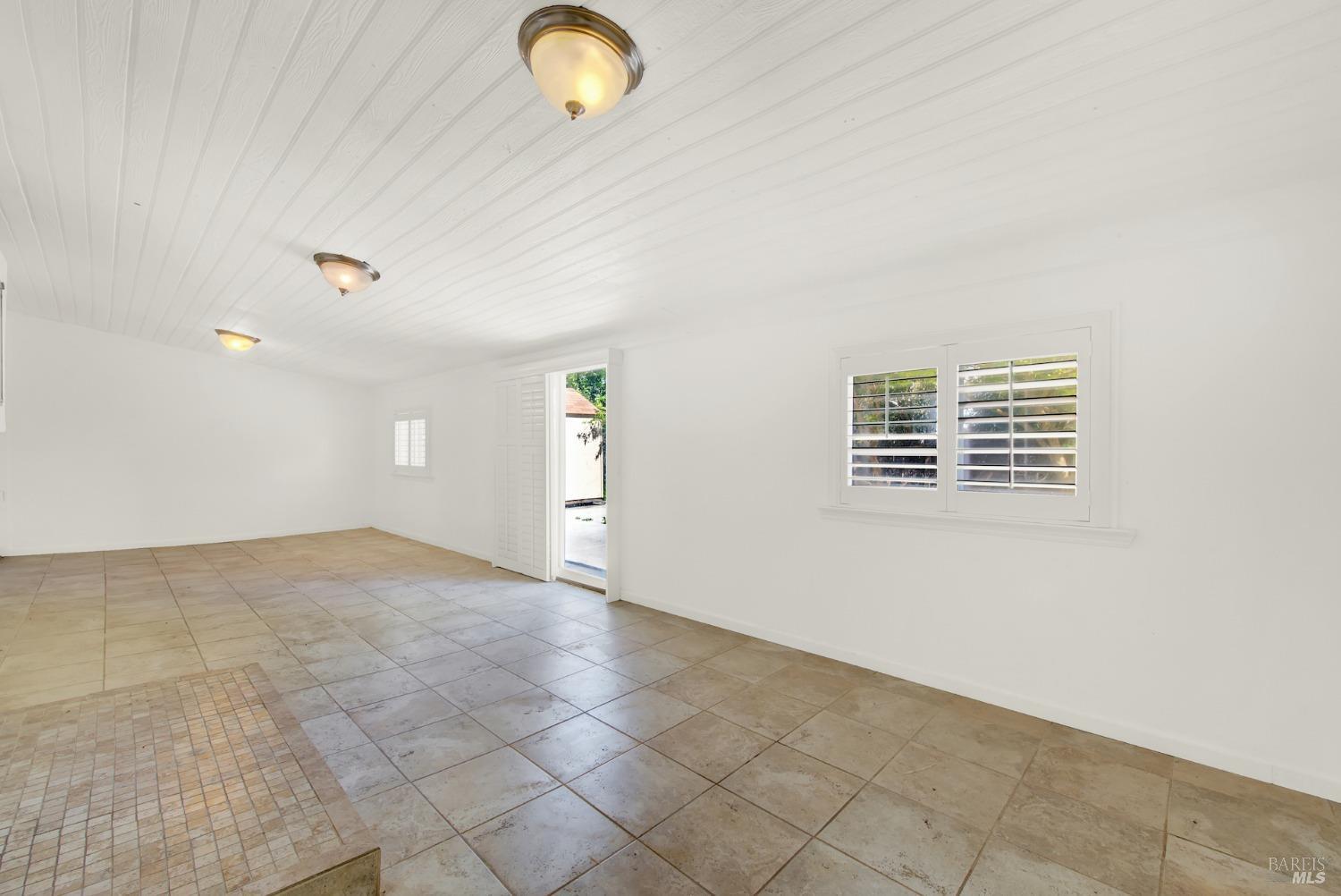 Detail Gallery Image 30 of 86 For 124 Dolphin Ct, Vallejo,  CA 94589 - 3 Beds | 2/1 Baths