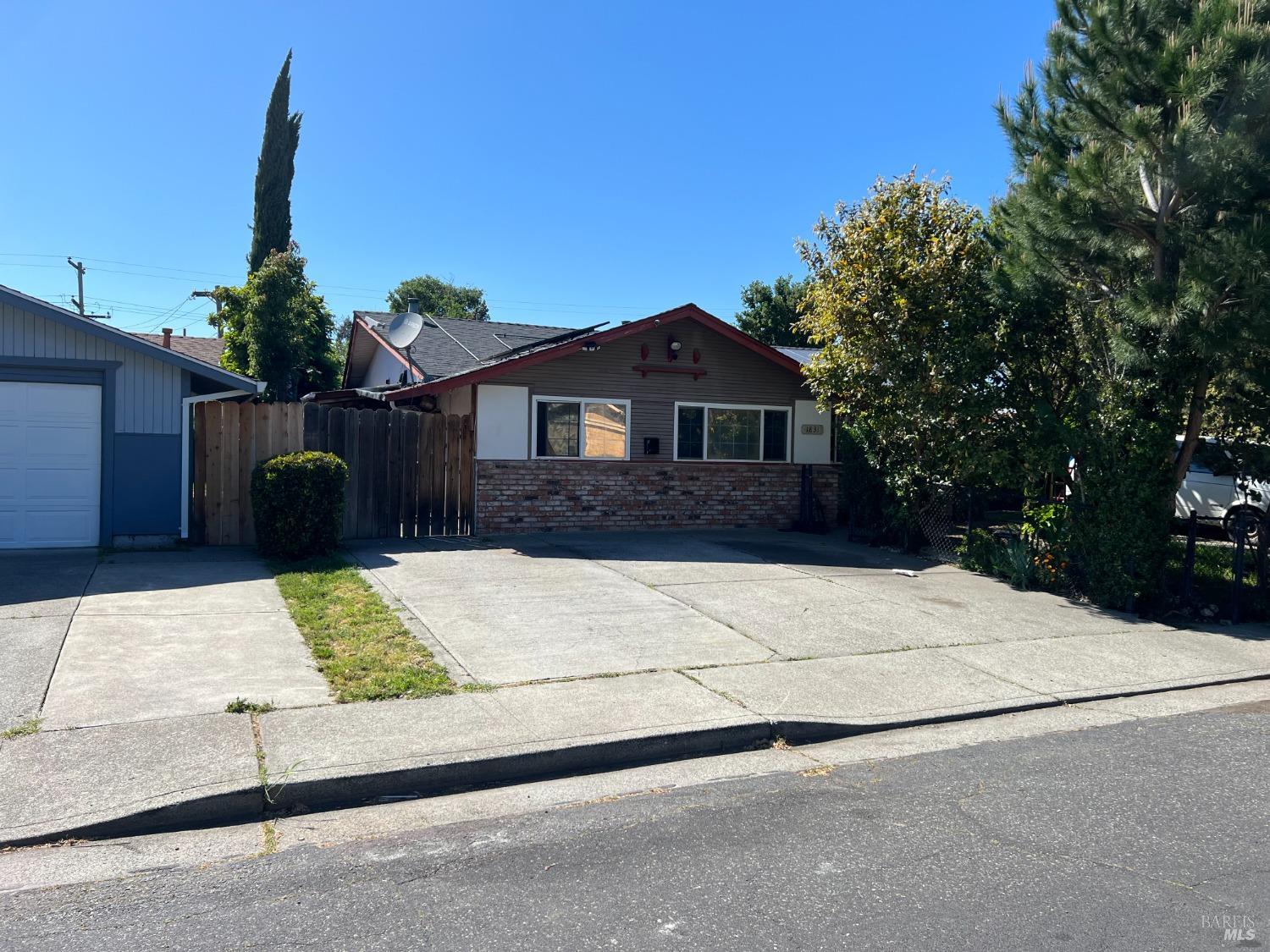 Photo of 1831 Clay St in Fairfield, CA