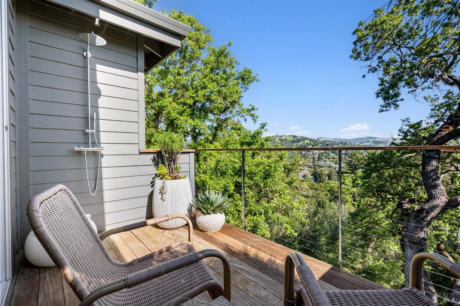 Detail Gallery Image 16 of 33 For 14 Spruce Ave, San Anselmo,  CA 94960 - 3 Beds | 2/1 Baths