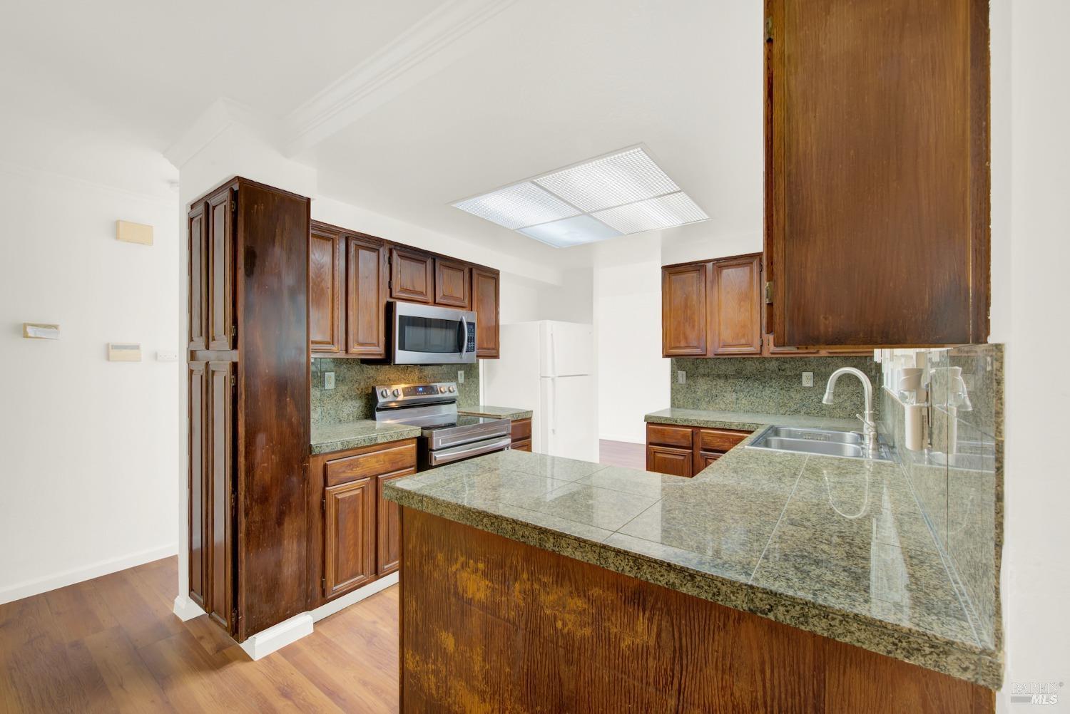 Detail Gallery Image 22 of 86 For 124 Dolphin Ct, Vallejo,  CA 94589 - 3 Beds | 2/1 Baths