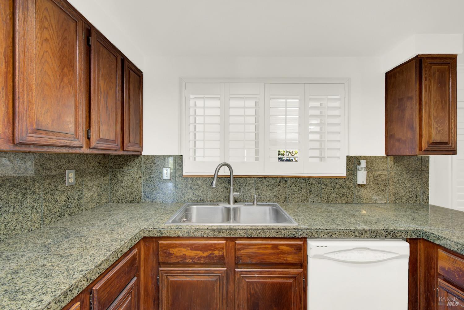 Detail Gallery Image 19 of 86 For 124 Dolphin Ct, Vallejo,  CA 94589 - 3 Beds | 2/1 Baths